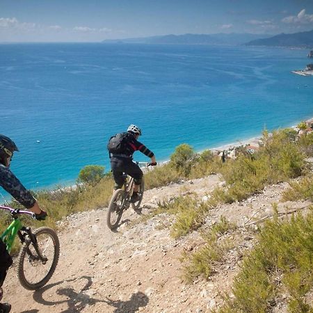 Hotel Casella Pietra Ligure Zewnętrze zdjęcie