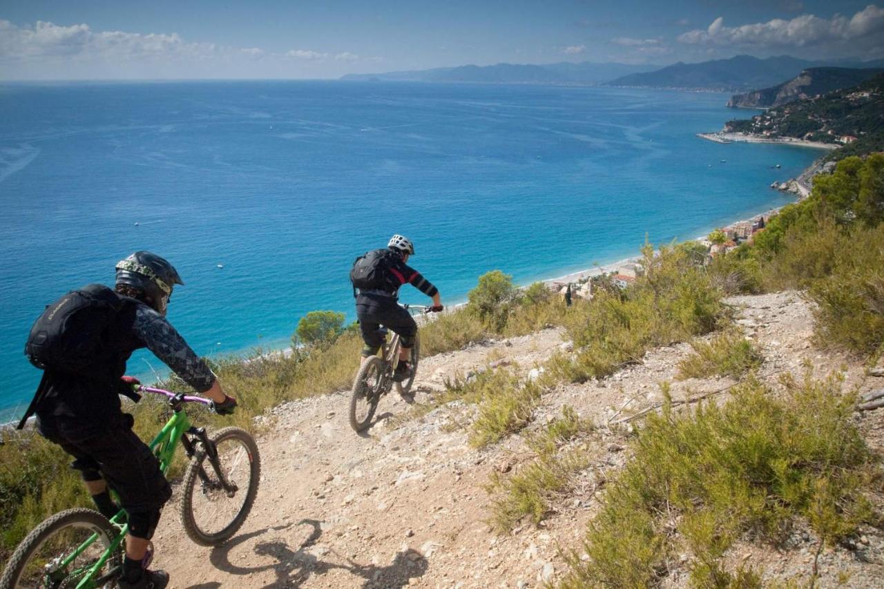 Hotel Casella Pietra Ligure Zewnętrze zdjęcie